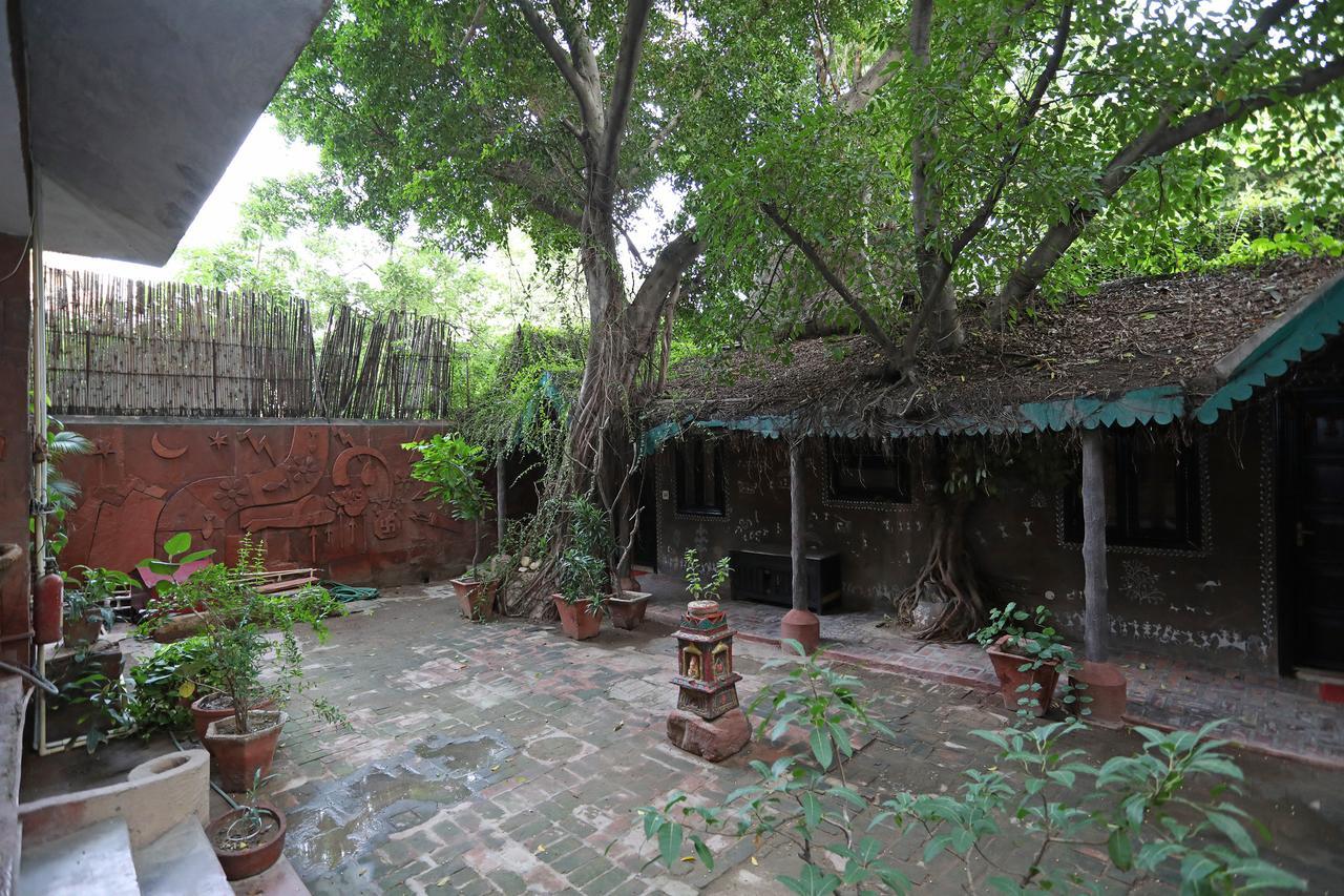 Oyo 1427 Hotel Malhar Haveli Noida Exterior foto
